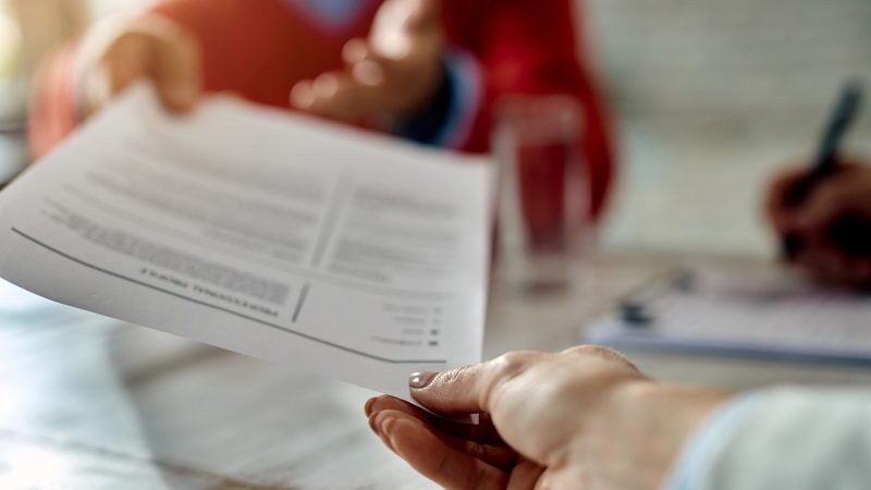 Empresa abre vagas para costura, e-commerce e produção