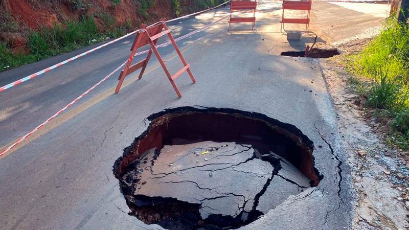 Crateras interditam parcialmente estrada rural em Bragança