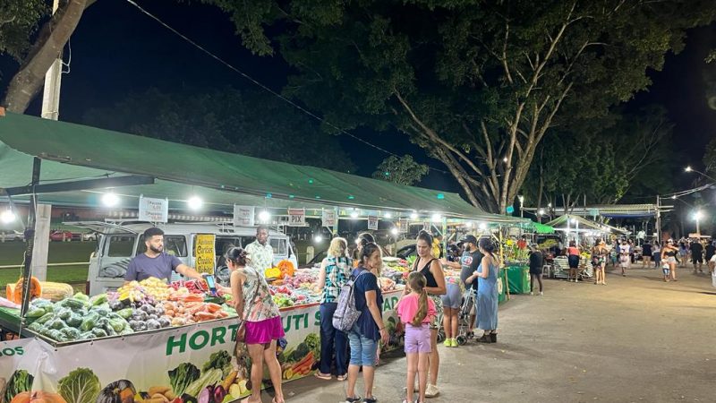 Grupo Sentido do Samba anima Feira Noturna desta quinta-feira