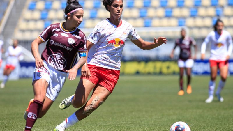 Bragantinas empatam com Ferroviária na primeira partida da final