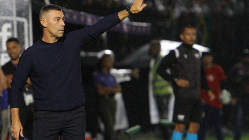 Caixinha não fala em título e quer Bragantino focado no São Paulo