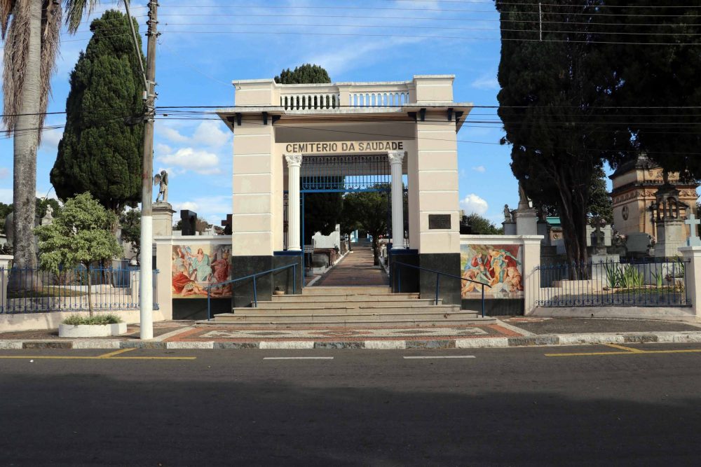 Dia de Finados: cemitérios de Bragança realizam missas