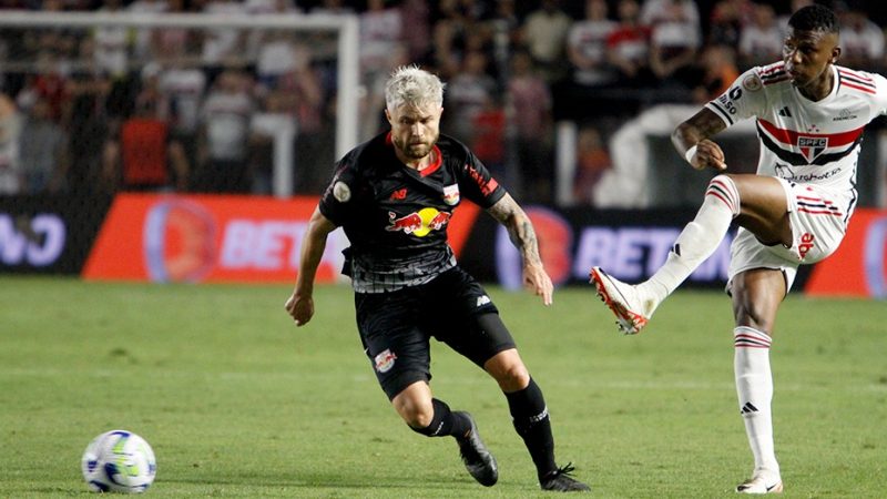 Bragantino perde do São Paulo, com pênalti marcado pelo VAR