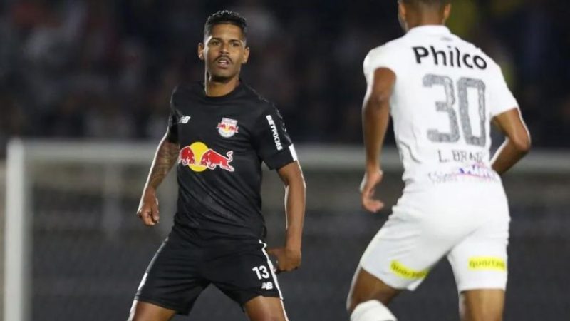 Aderlan deixa o Bragantino e assina com o Santos por um ano