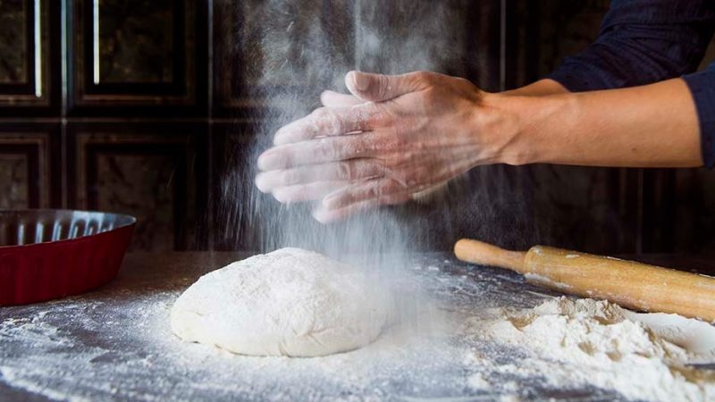 Forneria contrata ajudante de pizzaiolo em Bragança