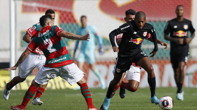 Bragantino enfrenta Portuguesa em busca dos primeiros pontos