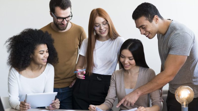 Efetive FGTS abre novas vagas para estagiários