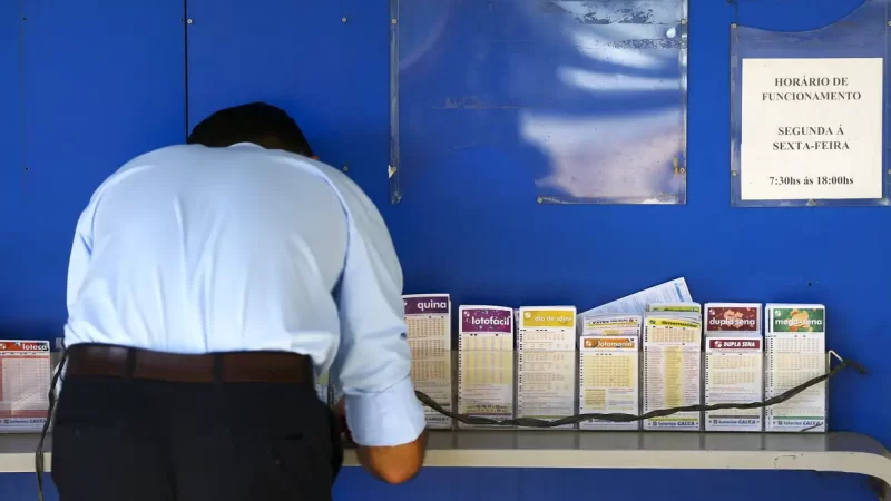 Mega-Sena acumula e sorteia R$ 58 milhões no sábado