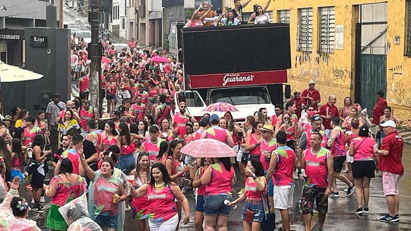 Bloco do Guaraná desfila no Centro e outros blocos no PDM
