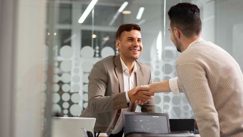 Empresa Imperial Mack contrata vendedor em Bragança