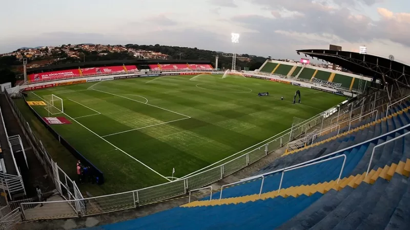 Inquérito policial investigará racismo no estádio; acusado é liberado