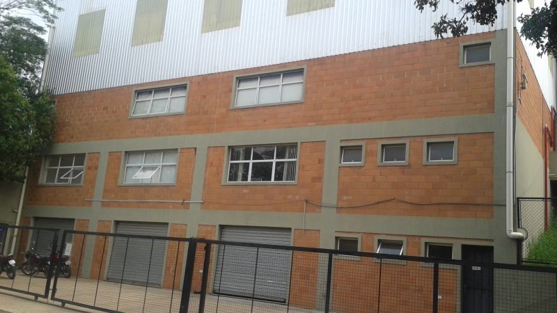 Confeitaria Show contrata auxiliar de produção em Bragança