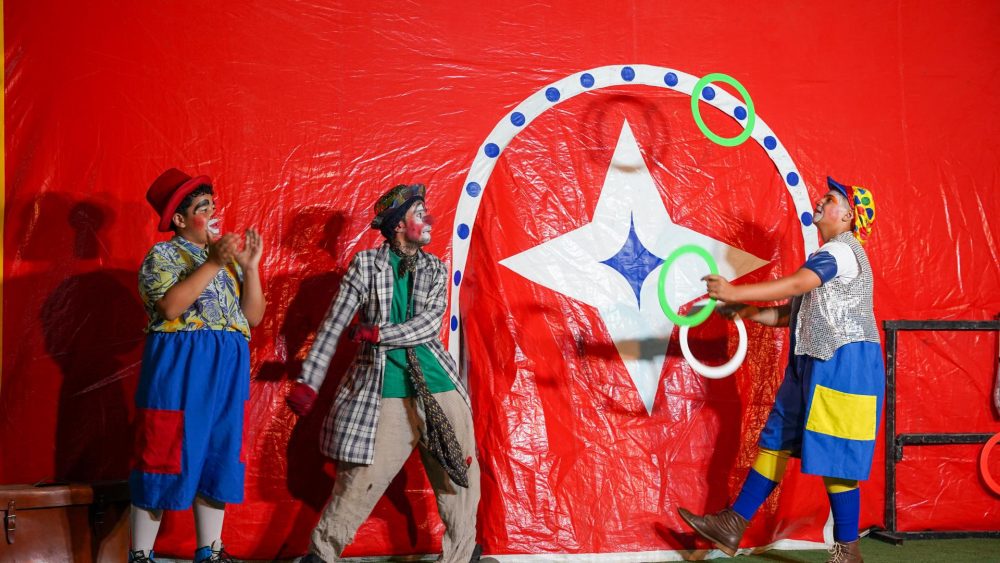 Circo Teatro do Sabonete realiza oficinas e espetáculos em Atibaia