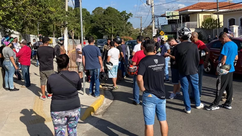 Mototaxistas protestam contra fiscalização da Prefeitura