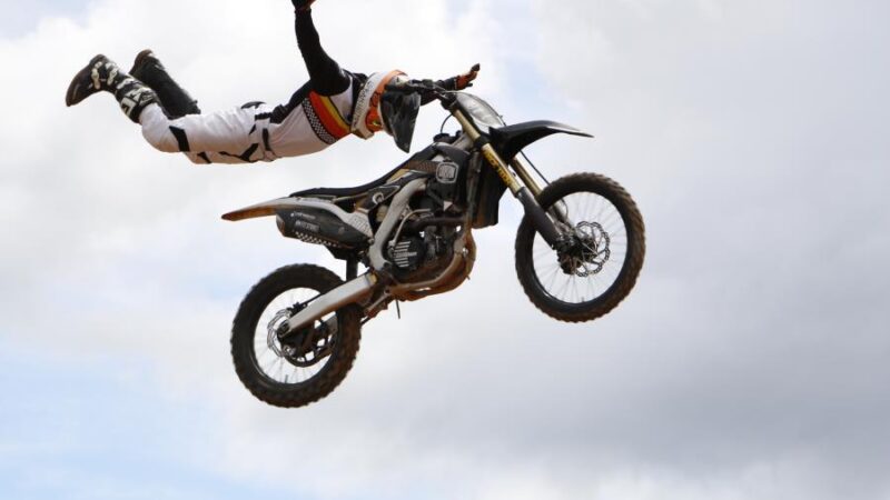 Duelo de Motos acontece no Centro de Convenções de Atibaia