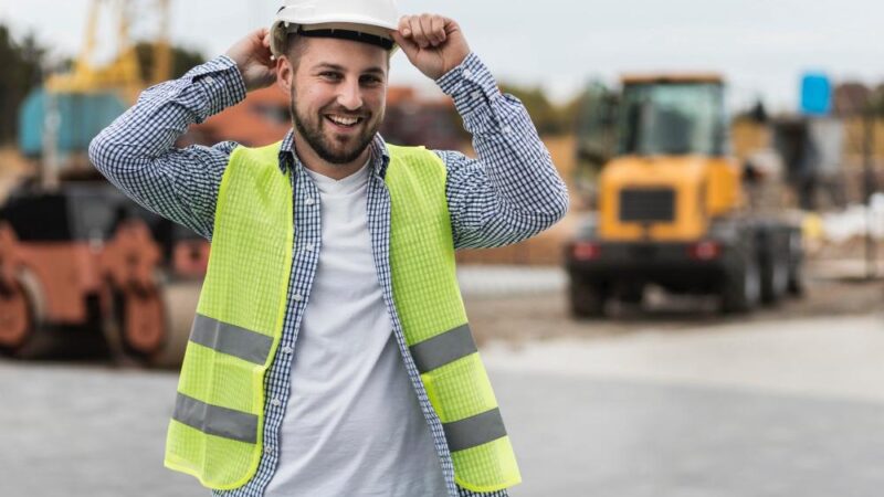 Empresa do ramo de construção contrata em 3 áreas