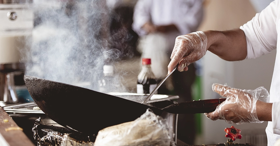 Supermercados Mendonça contrata cozinheira