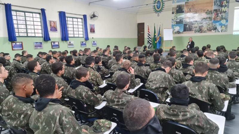 Junta Militar alerta jovens de Bragança sobre prazo de Alistamento