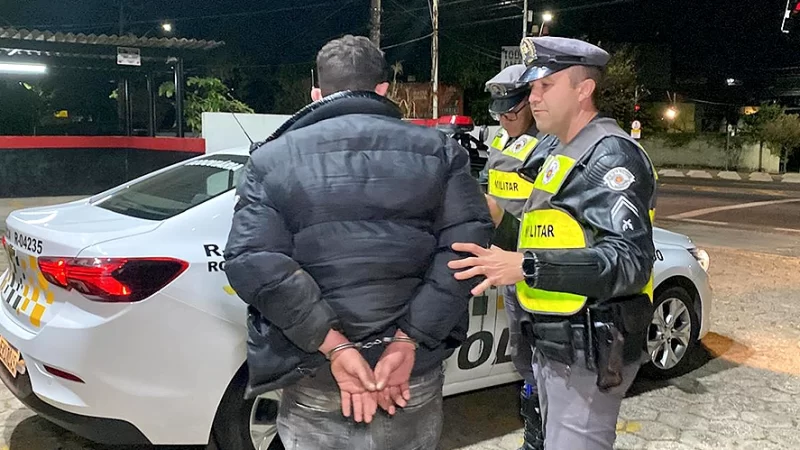 Motorista de BMW acumula passagens na polícia por embriaguez