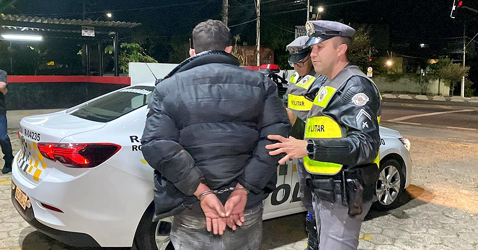 Motorista de BMW acumula passagens na polícia por embriaguez