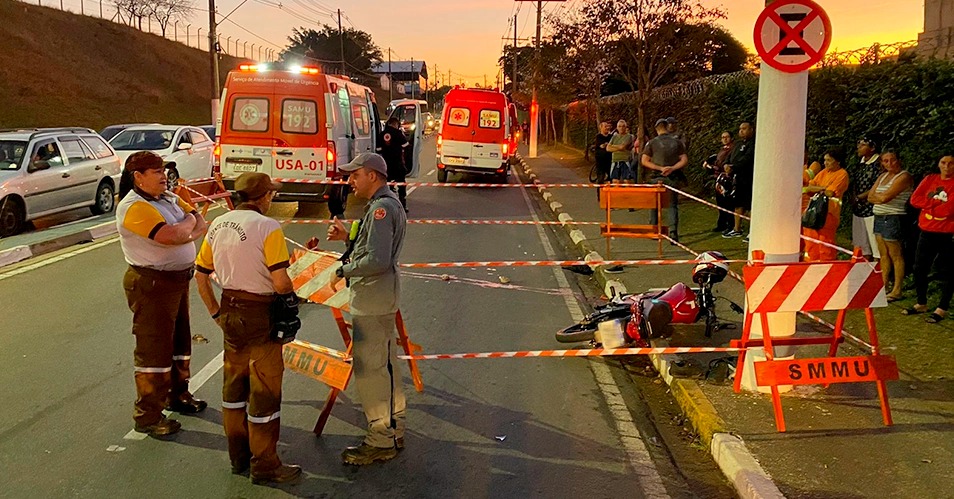 Mulher morre atropelada e motociclista fica gravemente ferido