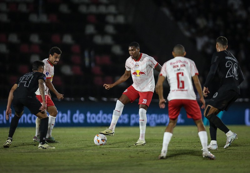 Bragantino perde jogo de ida das oitavas da Sula