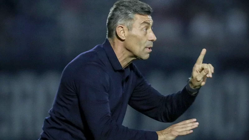 ‘Este é o nosso pior momento’, admite Caixinha após derrota do Bragantino