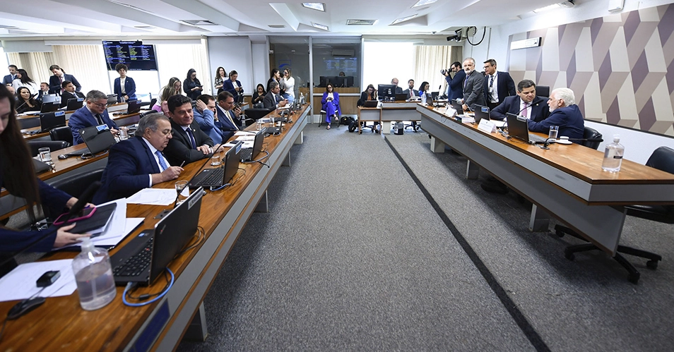 Senado debate flexibibilização da Lei da Ficha Limpa