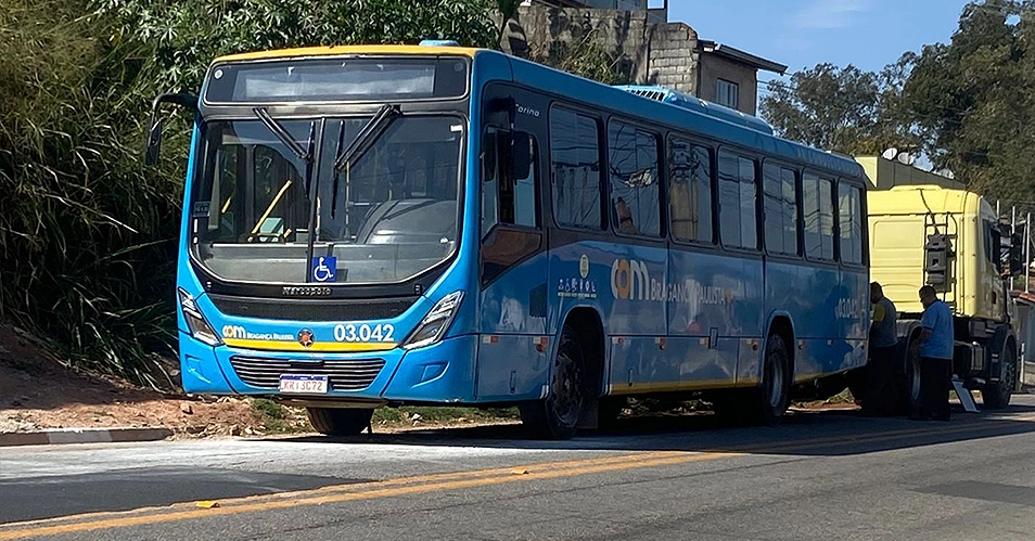 Ônibus da JTP tem princípio de incêndio em Bragança Paulista