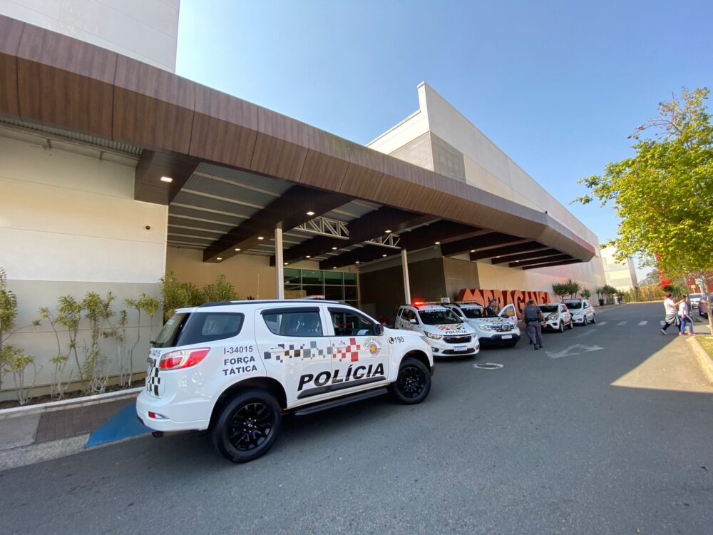 Bandidos roubam joalheria no Bragança Shopping