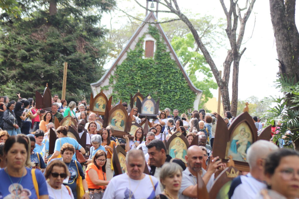 Santuário da Mãe Rainha comemora 52 anos em Atibaia