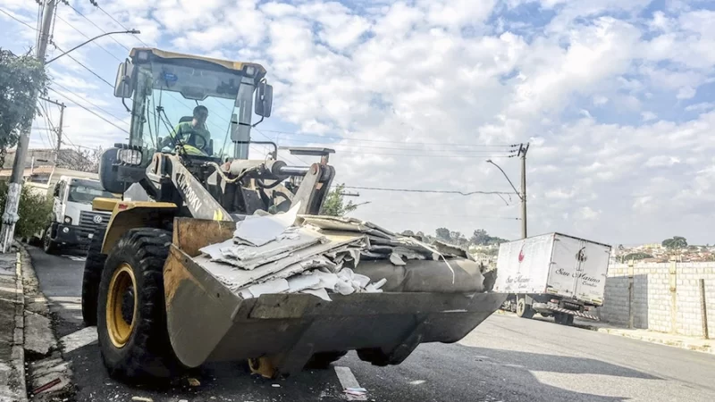 Arrastão de Limpeza percorre 4 bairros nesta segunda-feira