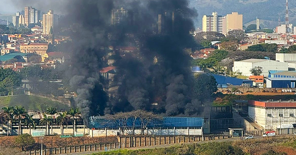 Incêndio atinge área de antiga indústria de Bragança Paulista