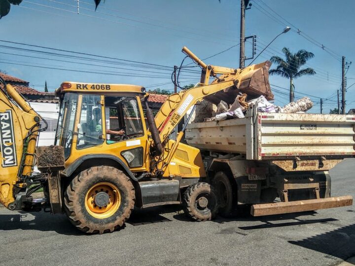 Arrastão de limpeza acontece em mais 8 bairros nesta segunda