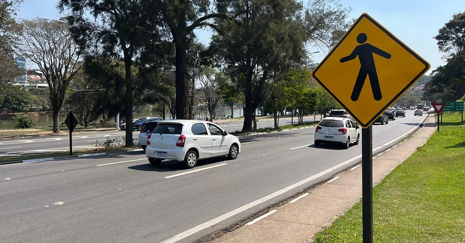 DER retira faixa de pedestres e diz estudar colocação de passarela