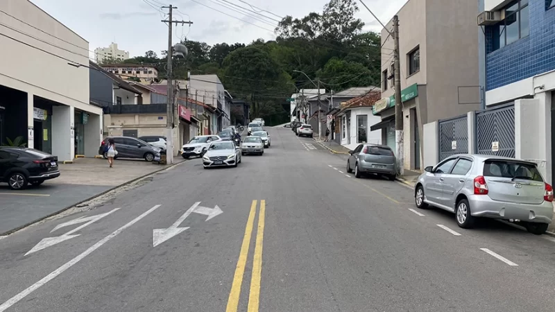 Estacionamento passa a ser proibido na Travessa Taboão