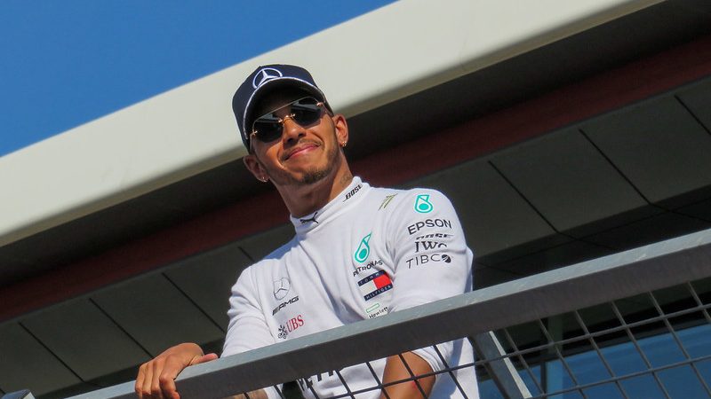 Ferrari define plano de estreia de Lewis Hamilton, que vê chegada à equipe como momento ideal 