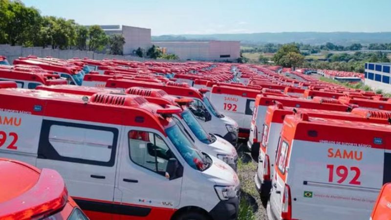 Ministério da Saúde entrega uma ambulância do SAMU para Pedra Bela
