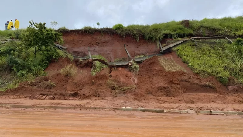 Deslizamento de terra ocorre no aeroporto de Bragança Paulista
