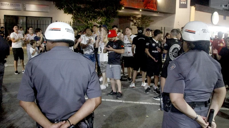 Bragantino empata, fica perto do rebaixamento e torcida protesta