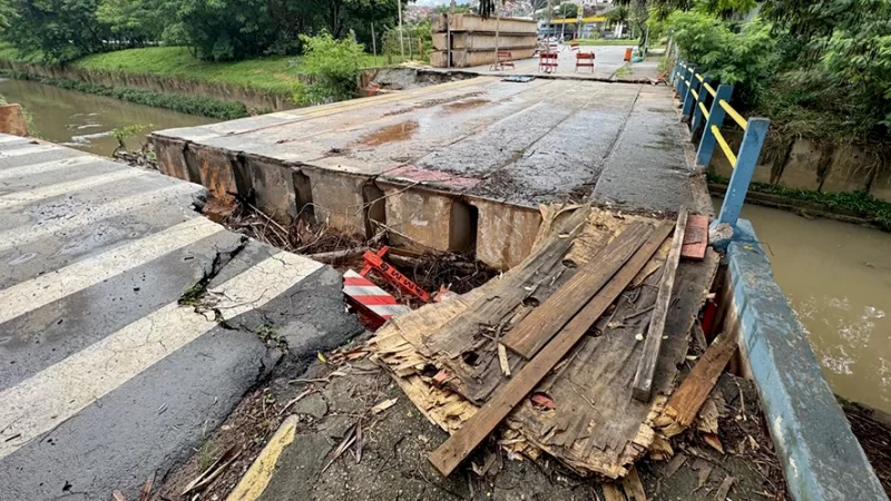 Sem obras concluídas, ponte da Rua Peru deve ser reaberta