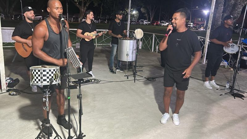 Pagode do Léo agita Feira Noturna desta quinta