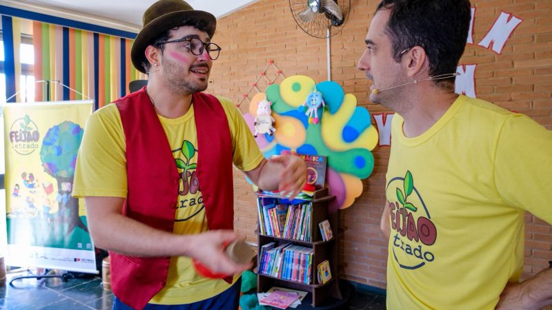 Feijão Letrado distribui mais de 200 livros em Itatiba nesta terça