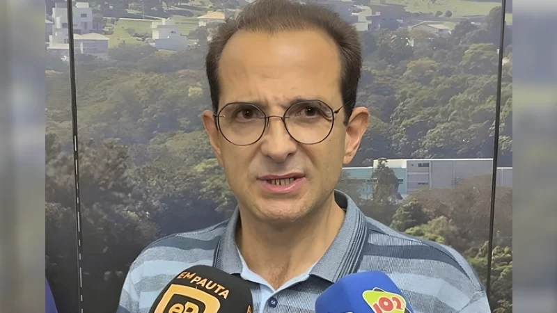 ‘Cabe a Justiça decidir agora se vai fazer Carnaval ou não’, afirma prefeito
