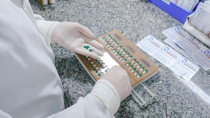 Farmácia Central contrata funcionários para Área de Manipulação