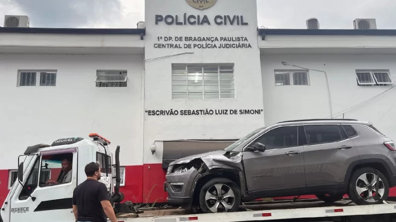 Motorista foge após deixar dois gravemente feridos em acidente