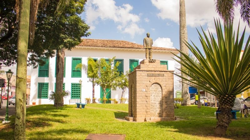 Atibaia recebe lançamento do livro Rainhas da Guerra no sábado