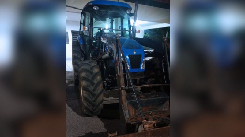 PM recupera em Nazaré Paulista trator roubado em Piracaia