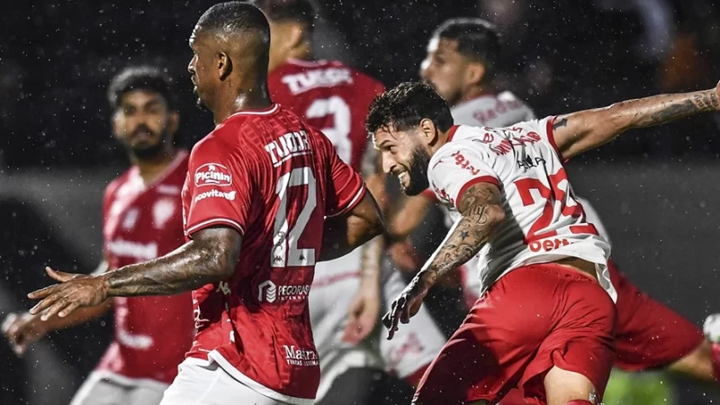 Red Bull Bragantino vence e entra na zona de classificação