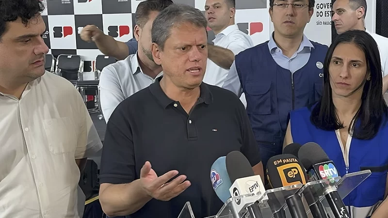 Tarcísio promete ajustes em concessões de rodovias na região
